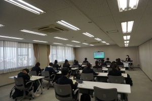 業務説明の様子（名古屋市立大森中学校）