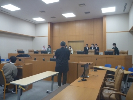 法廷見学の様子