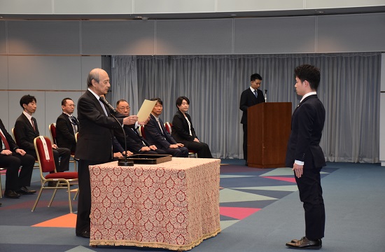 任官式の様子